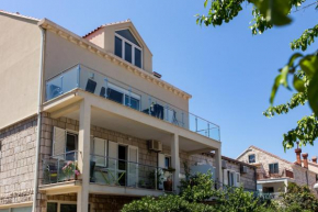 Отель Apartments Laledo  Дубровник